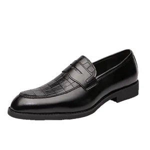 Mocassins classiques en cuir noir pour hommes avec motif crocodile rétro élégant