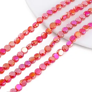 Nahaufnahme von 8mm facettierten roten Kristall-Rondellperlen für feinen DIY-Schmuck