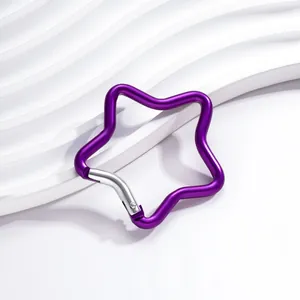 Mousqueton en forme d'étoile violette en alliage d'aluminium mat