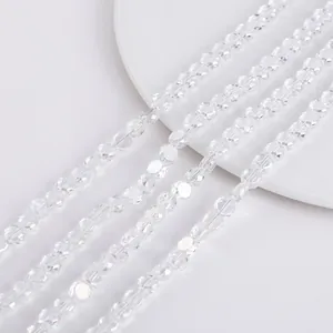 Nahaufnahme von 8 mm facettierten Glaskristallperlen für DIY-Schmuck