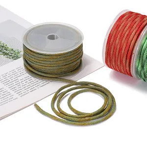 Detailansicht der 4mm unelastischen, handgedrehten Baumwollkordel für DIY-Schmuck.