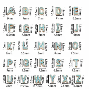 Set complet de 26 breloques alphabet en émail bleu clair avec guide des tailles
