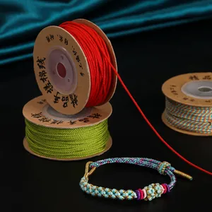 Gedetailleerde weergave van 1mm katoenen draad voor DIY armbanden