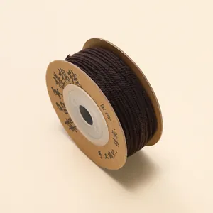 Hoge kwaliteit 1 mm donkerbruin katoenen koord op kartonnen spoel voor DIY sieraden