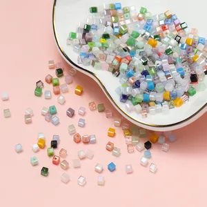 Perle di vetro colorate a cubetto di zucchero macaron per gioielli creativi fai da te