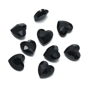 Schwarze facettierte Glasherz-Strasssteine mit spitzem Rücken für DIY Nagelkunst Deko