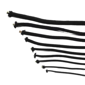 Vista detallada de cordones elásticos de nailon negro en varios grosores para accesorios DIY