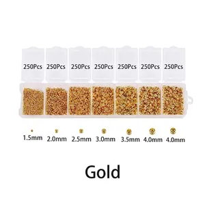 Detailweergave van de 7-vaks doos met gouden gelegeerde kralen in maten 1,5 mm tot 4 mm