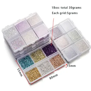 Detalle de caja de 6 rejillas con cristales de colores y medidas de 80x55x15 mm