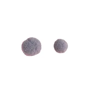 Par de suaves pompones de felpa de poliéster morados para joyas DIY y manualidades