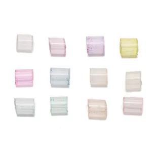 Gedetailleerd overzicht van 3 mm glazen buiskralen met zijde-effect in diverse kleuren.