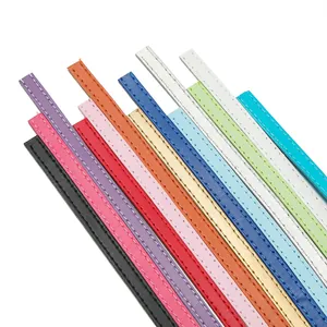Detailansicht bunter PU-Lederriemen mit Ziernähten für DIY-Taschenzubehör.