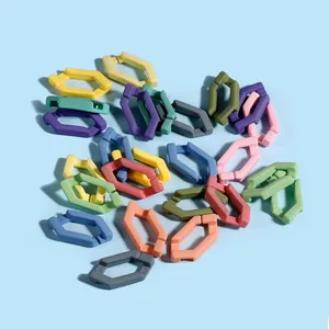 Bunte geometrische DIY-Schmuckglieder für die Herstellung von Armbändern und Bastelarbeiten