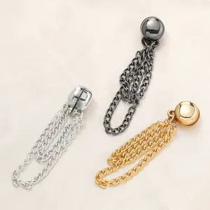 Magnetische Kleiderclips mit Ketten zur Saumanpassung, in Gold, Silber und Gunmetal-Optik.