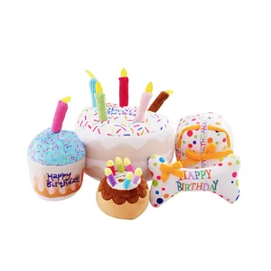 Ensemble de jouets d'anniversaire en peluche pour chien avec gâteau, cupcake et os brodé.