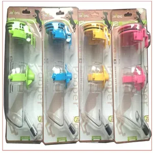 Bouteilles d'eau suspendues automatiques pour animaux avec embout en acier inox