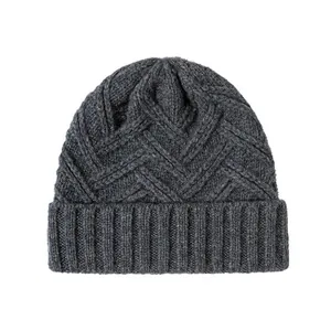 Klassieke donkergrijze gebreide muts van 100% wol voor heren en dames in de winter