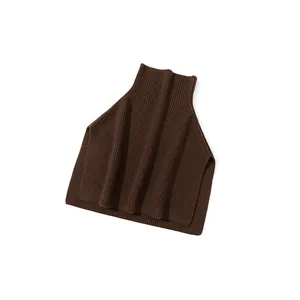 Élégant poncho à col roulé en maille côtelée marron avec fentes latérales chic
