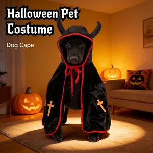 Mantello di Halloween per Animali Costume da Vampiro per Gatti Cani Cappuccio con Corna del Diavolo Colletto Rialzato Stampa Zucca