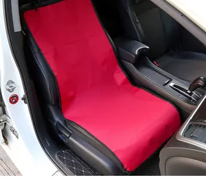 Vue détaillée de la housse de siège auto pour animaux en tissu Oxford rouge imperméable