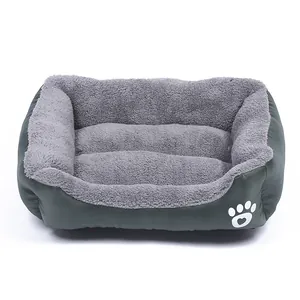 Panier carré en peluche pour chiens et chats avec doublure en polaire douce pour l'hiver