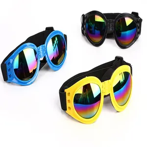 Vue détaillée de lunettes pliables pour chiens en bleu, noir et jaune avec verres arc-en-ciel