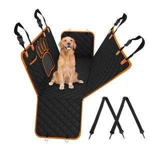 Housse de siège auto imperméable pour chien avec fenêtre en filet respirant.