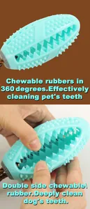 Détail d'un jouet à mâcher bleu pour chien avec une texture dentelée pour nettoyer les dents.