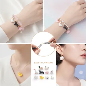 Collectie schattige hars dierenbedeltjes voor DIY sieraden maken en knutselen