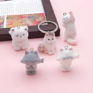 Set de cinco adorables dijes de gatos flocados en 3D para joyas y llaveros de bricolaje