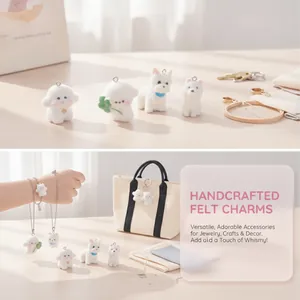 Adorables colgantes de perro blanco flocado para joyas DIY y adornos de bolsos
