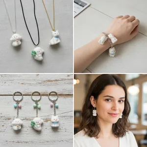 Collage de cuatro paneles que muestra dijes de perrito blanco flocado como joyas y accesorios.