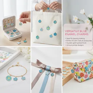 Gedetailleerde collage met veelzijdige blauwe emaille bloembedels voor DIY-sieraden maken.