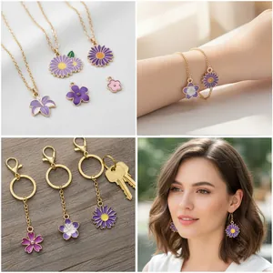 Vue macro de breloques en émail floral violet pour boucles d'oreilles DIY.