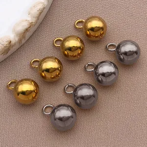 Hochglanzpolierte Perlenanhänger aus Edelstahl in Gold und Silber für DIY-Schmuck.