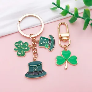 Ciondoli a trifoglio e cappello da leprechaun in smalto verde per gioielli fai da te