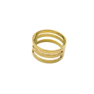 Minimalistischer dreilagiger hohler Goldring für exklusive handgefertigte DIY-Schmuckstücke