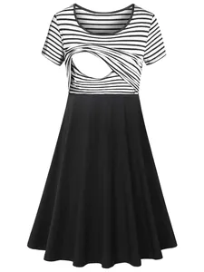 Robe de maternité rayée avec fonction d'allaitement, manches courtes et col rond