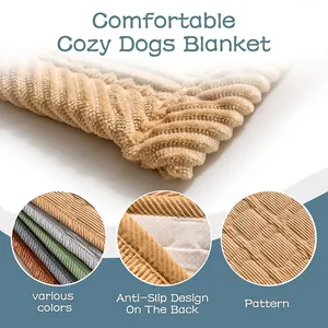 Détails d'une couverture antidérapante en velours pour chien, plusieurs couleurs.