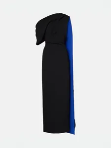 Elegante vestido de noche con hombros descubiertos en negro y azul real, corte entallado