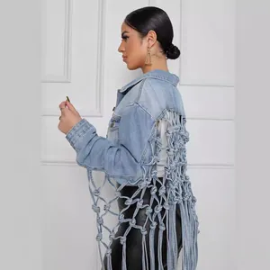 Veste en jean femme bleu clair avec dos en filet tissé unique et longues franges.
