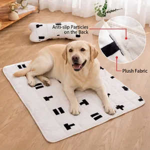 Hochwertige Plüsch-Hundematte mit Anti-Rutsch-Noppen und passendem Knochen-Zierkissen