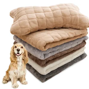 Tapis matelassé en peluche ultra douce et couverture chaude pour grands chiens