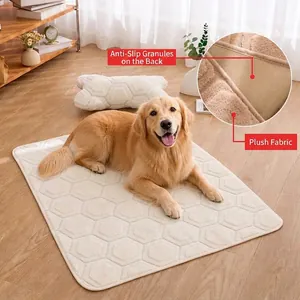 Tapis moelleux pour animaux avec motif hexagonal et fond antidérapant