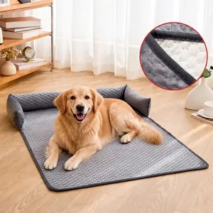 Alfombrilla de felpa gris para perros con base antideslizante para un hogar cálido