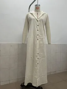 Elegant sleeveless hooded maxi dress with front buttons in breathable white fabric