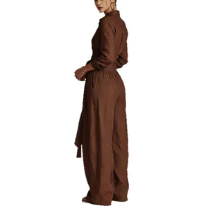 Elegante bruine set voor dames met top met revers en broek met wijde pijpen en hoge taille