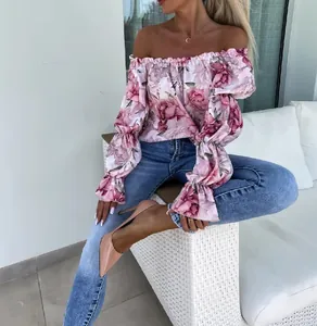 Haut élégant à fleurs à épaules dénudées pour un look d'été décontracté chic