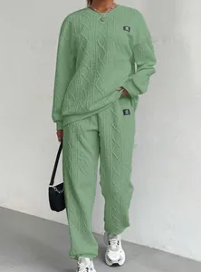 Conjunto casual de dos piezas para mujer en punto jacquard verde salvia con sudadera