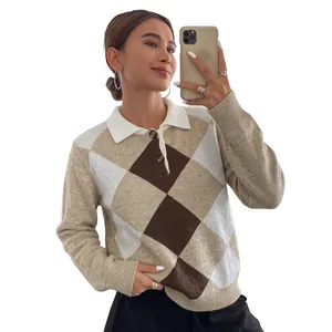 Pull en maille ample à col polo pour femme avec motif à losanges en beige et marron